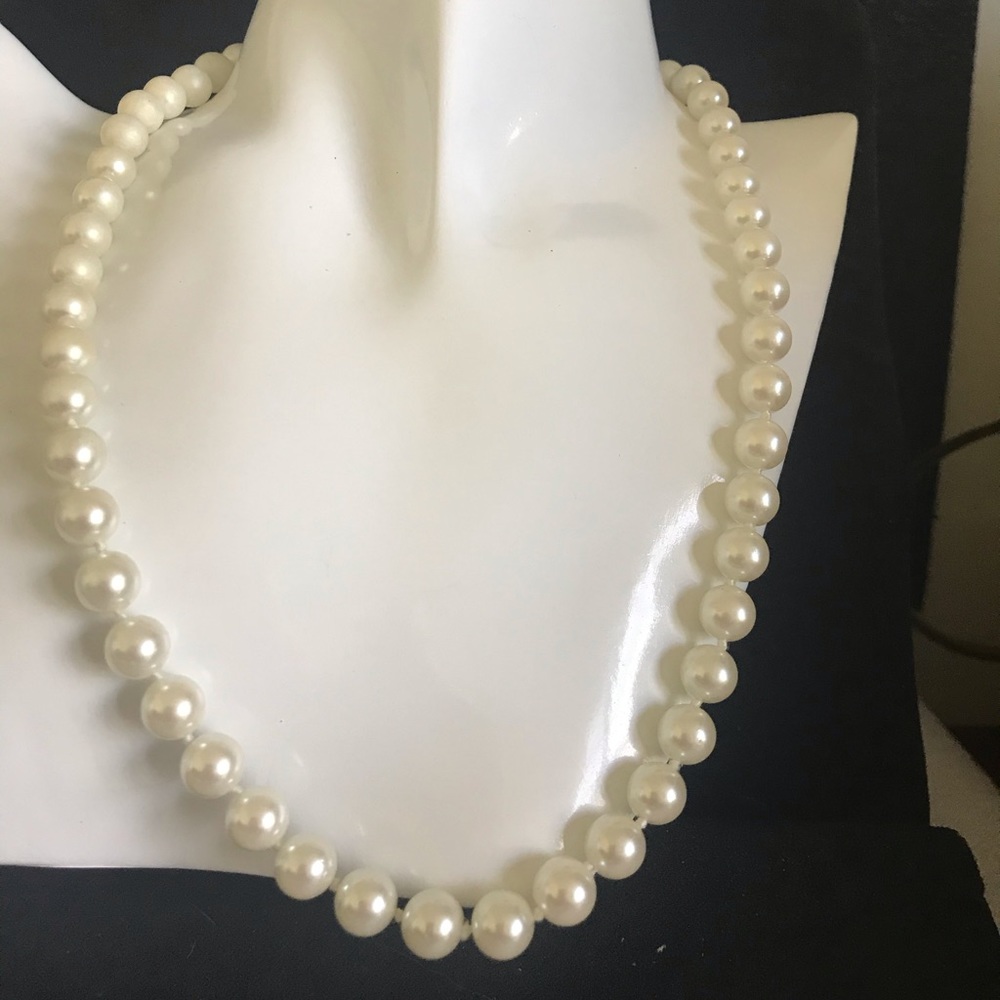 Elegant Classical Pear-like Necklace